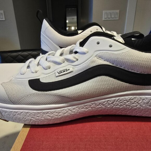 VANS UltraRange Exo Mens US Size 10 White Black VN0A4U1KWHT Shoes NEW - Picture 2 of 13